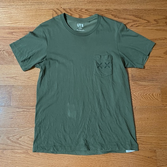 2016 KAWS x Uniqlo SS16 “XX” Pocket Olive Green T-Shirt - Size Medium - Picture 1 of 6
